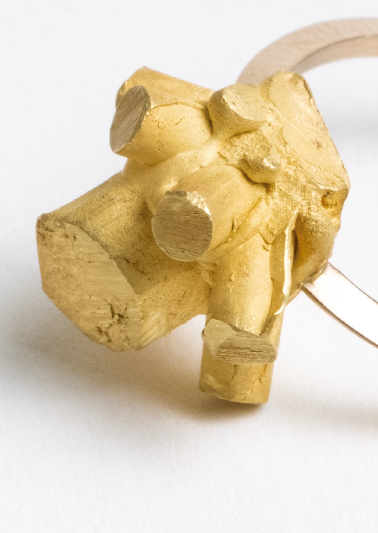 Anillo restos de fundición de oro Fairmined