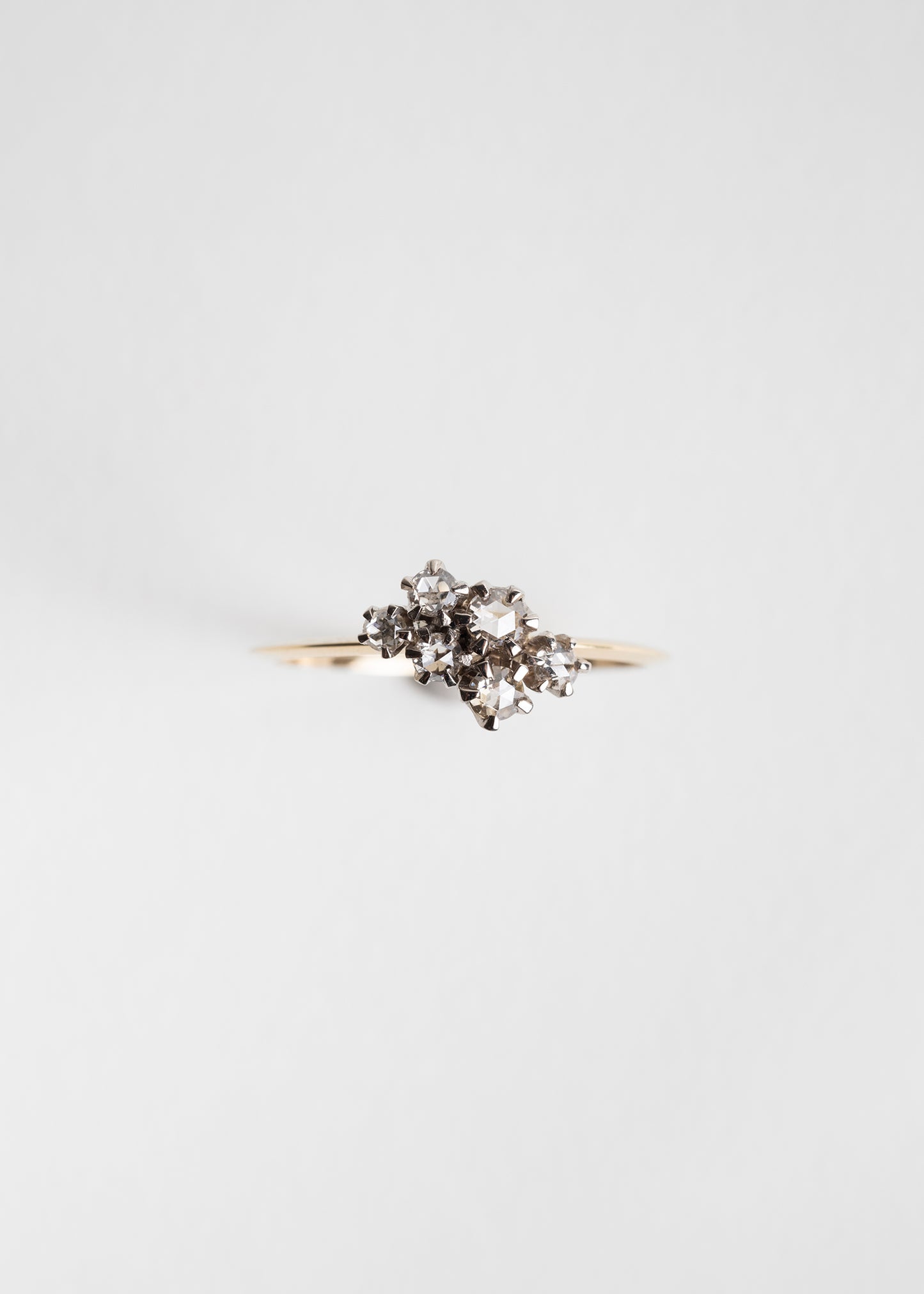 Anillo oro y racimo de 6 diamantes