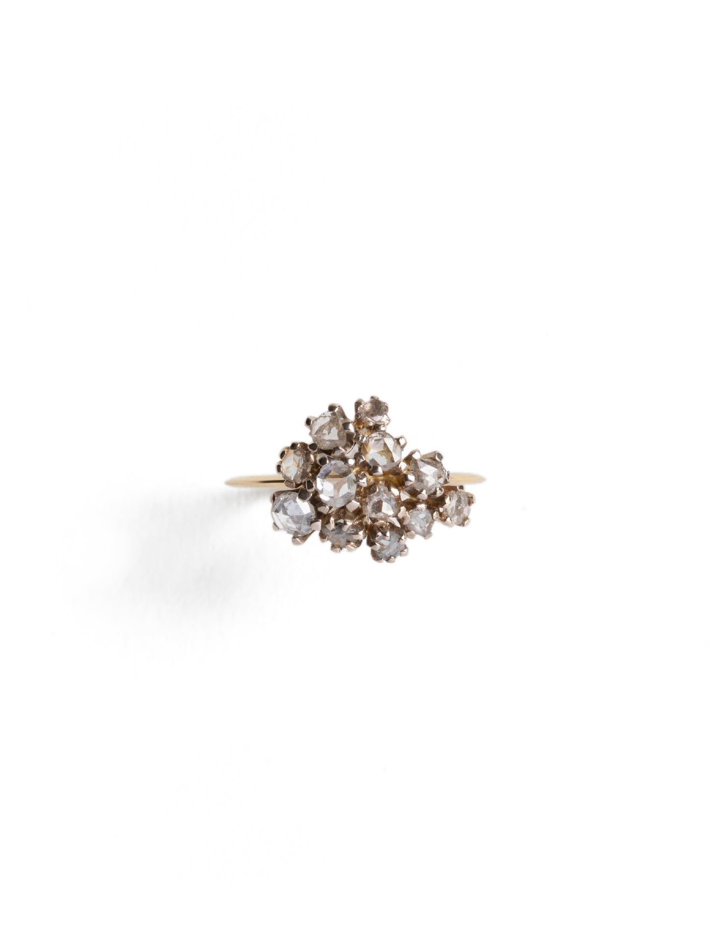 Anillo oro y racimo de 12 diamantes