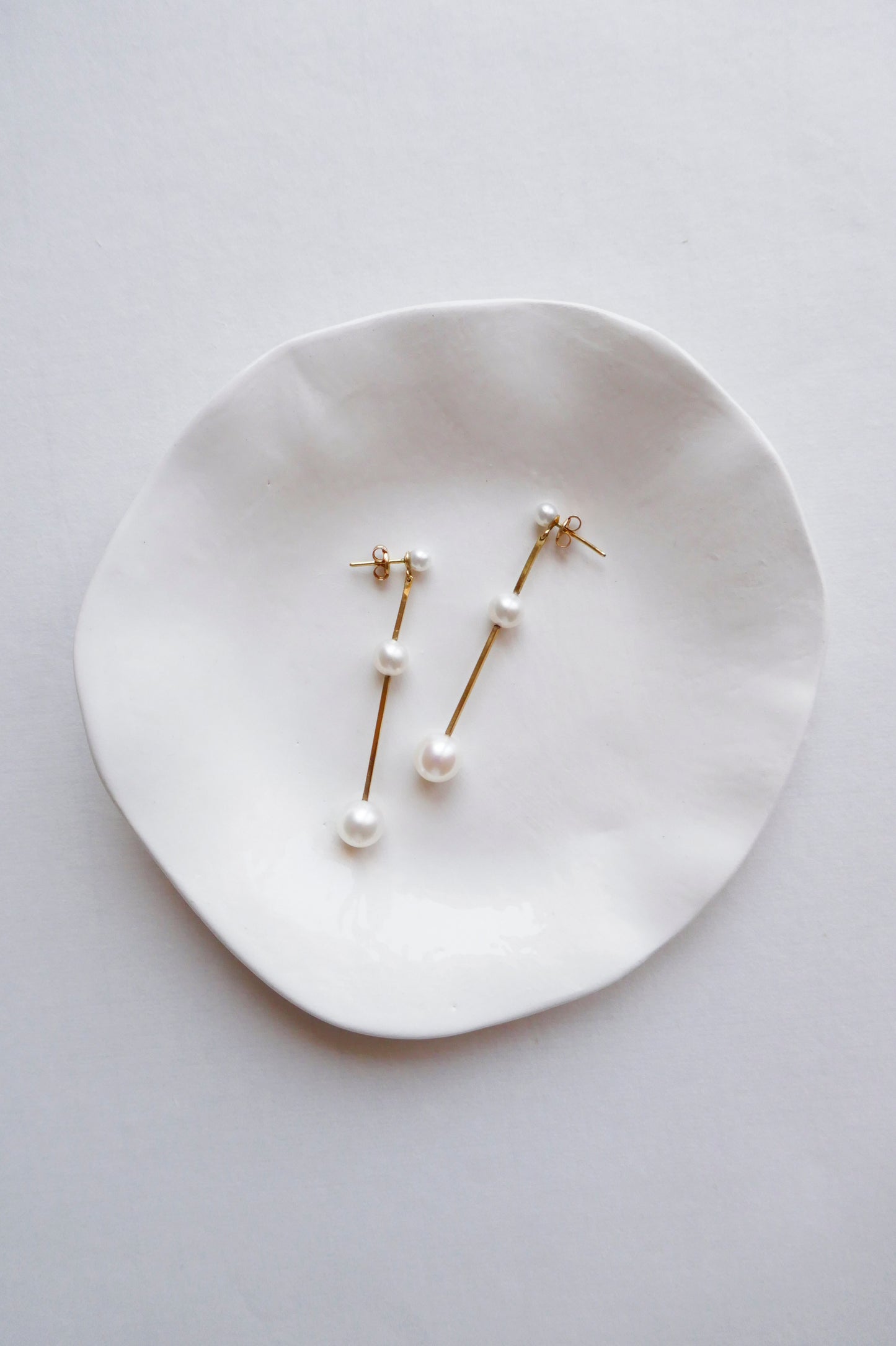 Pendientes línea oro con 3 perlas