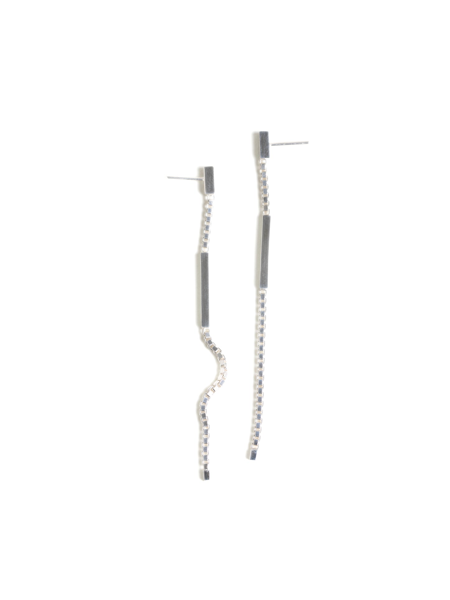 LINEAR SILVER EARRINGS