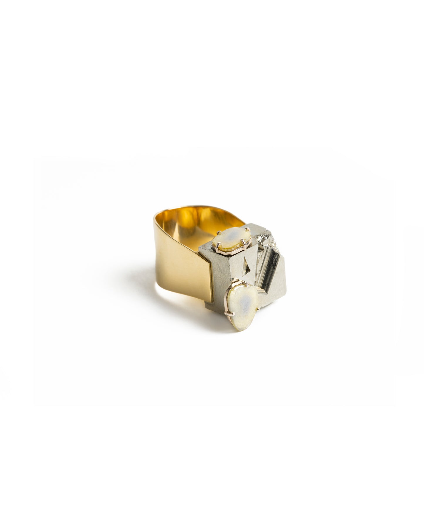 PYRITE AND FLAT DIAMONDS GOLD RING