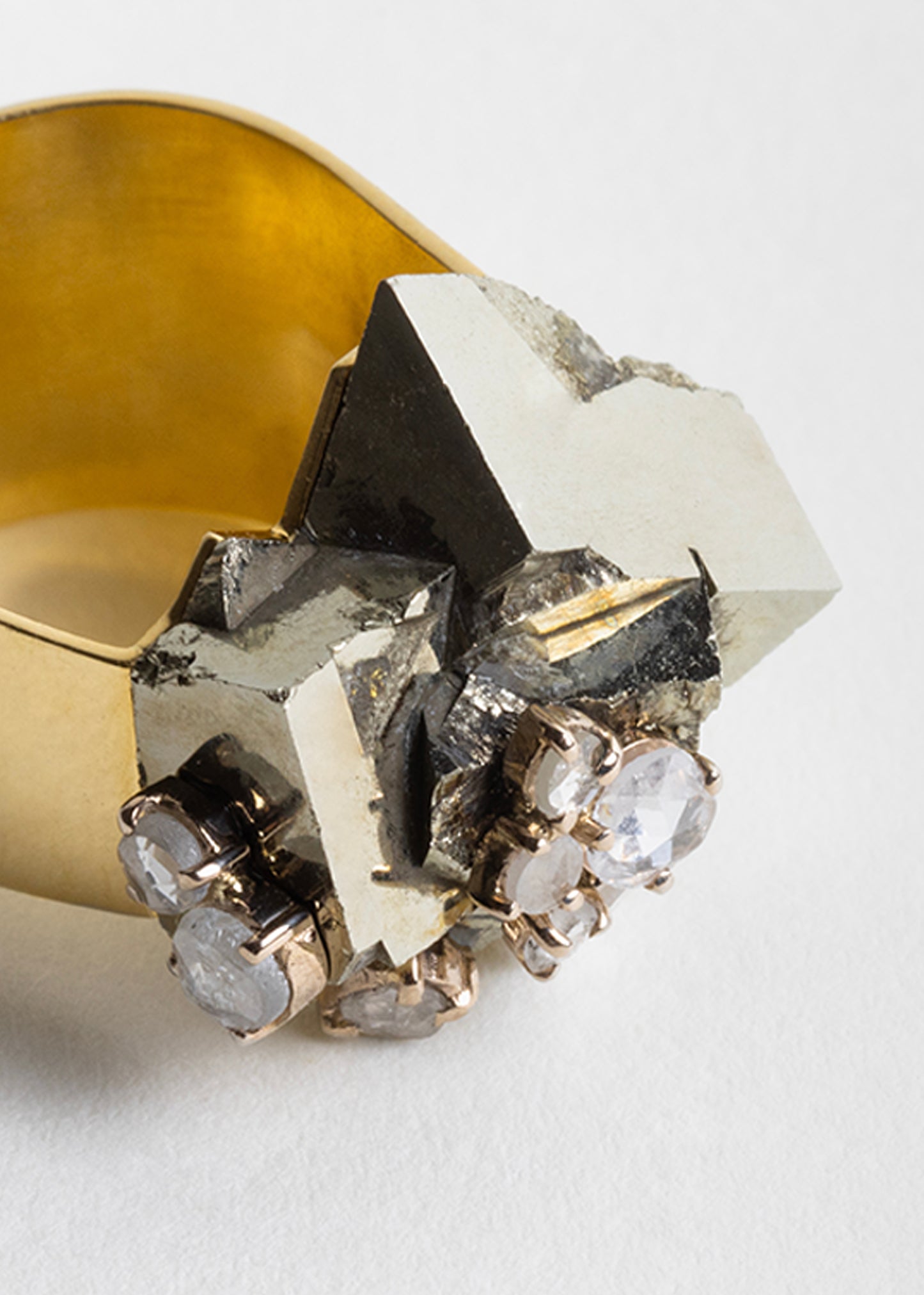 Anillo oro pirita y mosaico de 8 diamantes