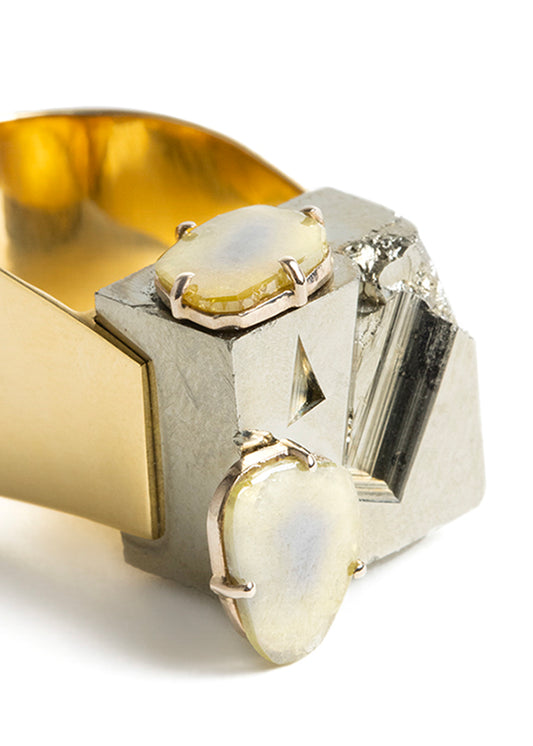 Anillo de oro pirita y diamantes planos