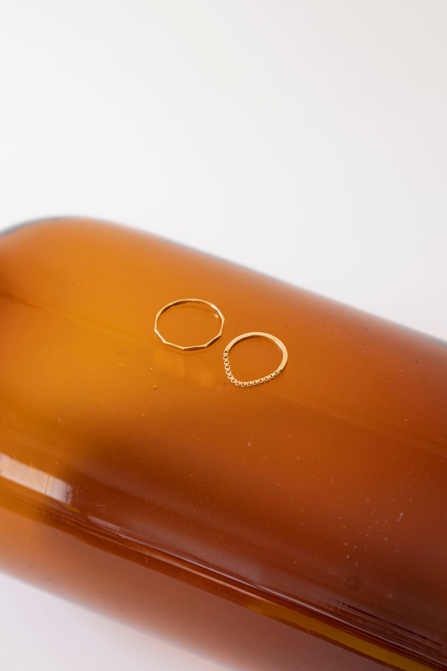 WHITE GOLD RIGID & CHAIN RING