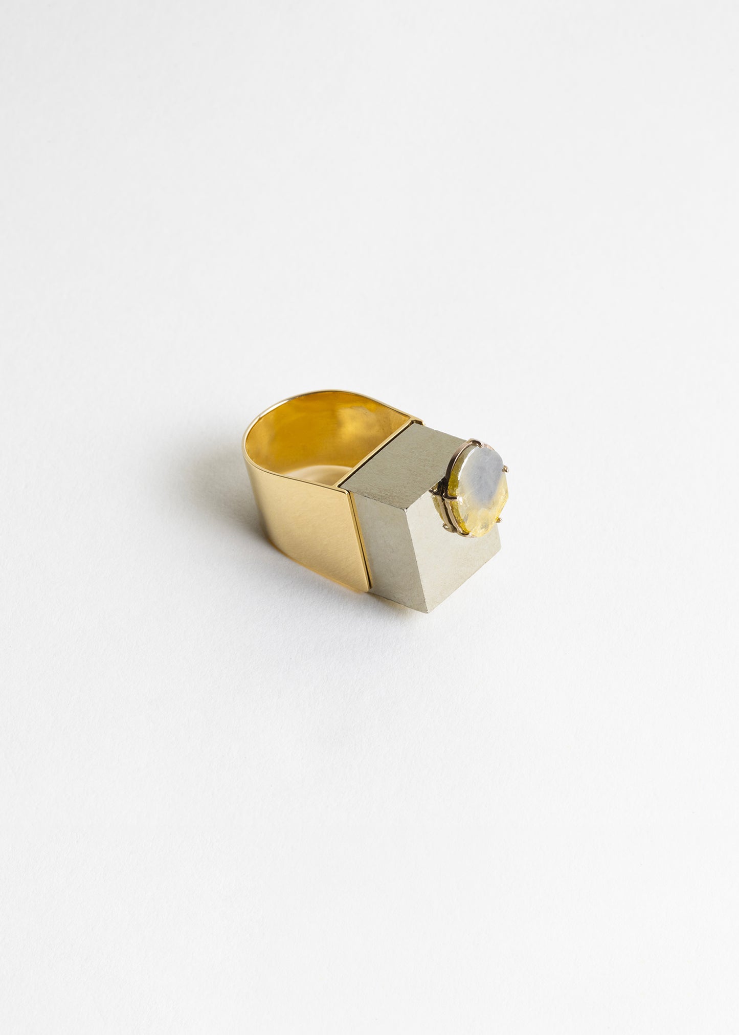 Pyrite, gold & flat diamond ring