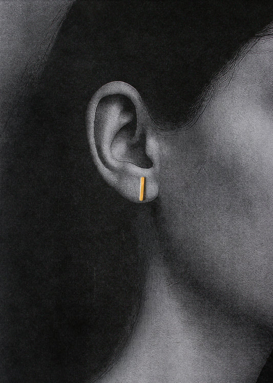 SMALL LINEAR GOLD EARRINGS