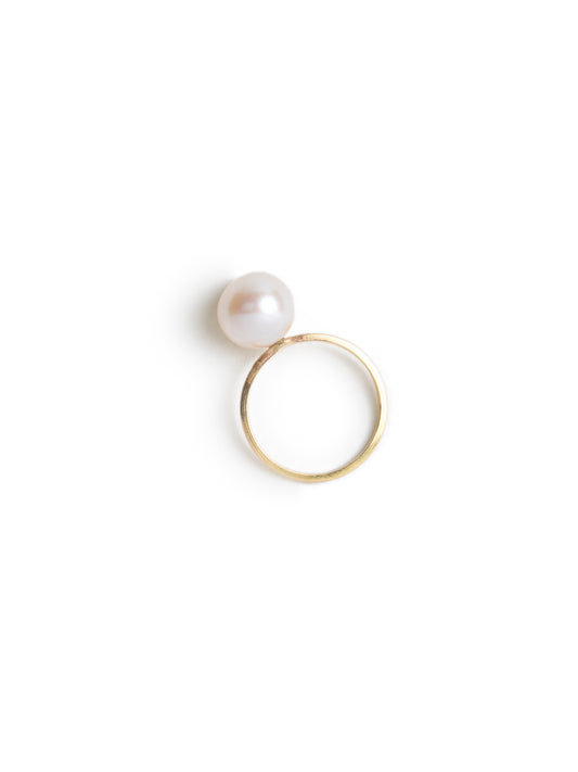 GOLD RING WITH PEARL III