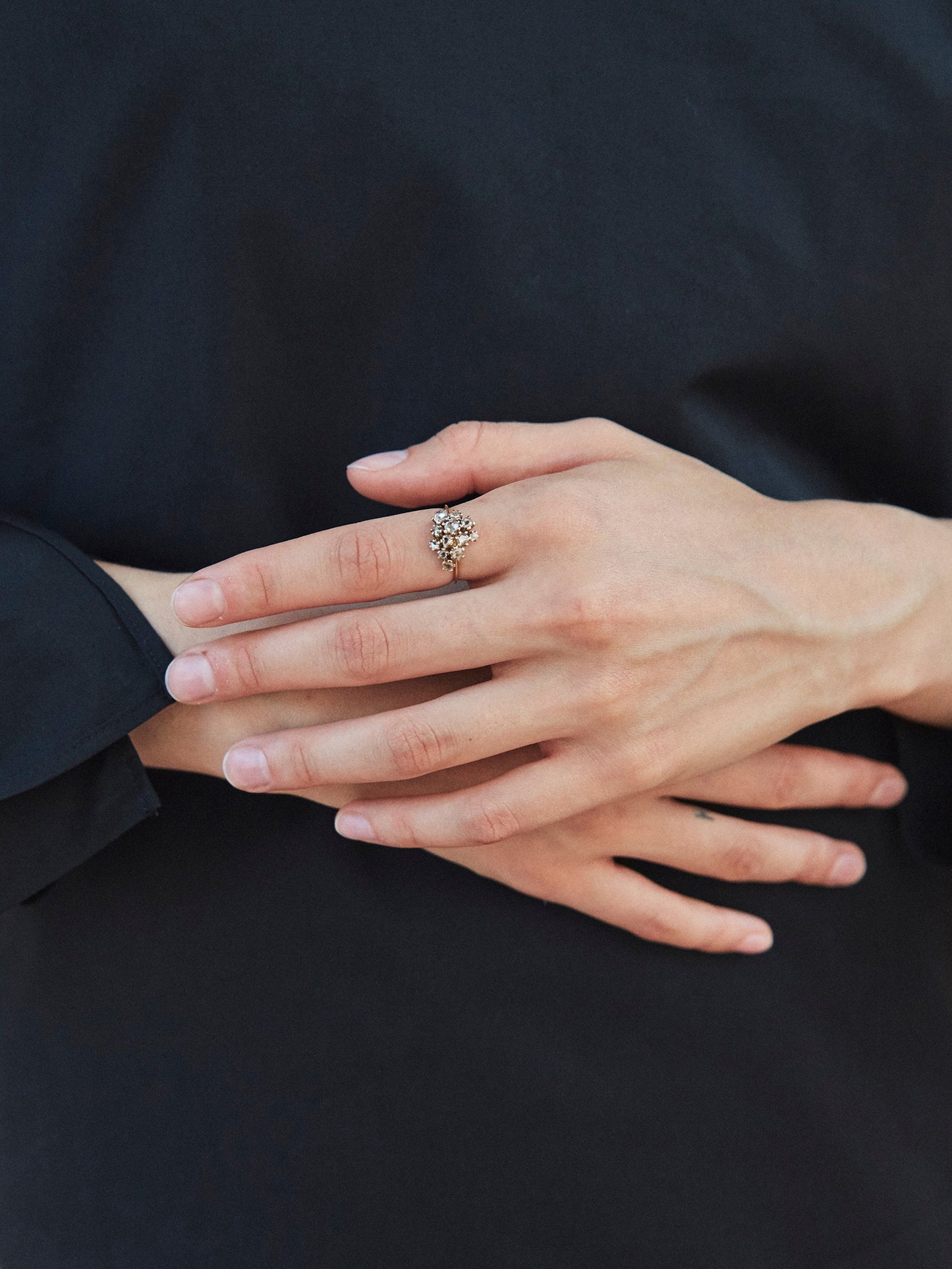 GOLD RING AND CLUSTER OF 12 DIAMONDS